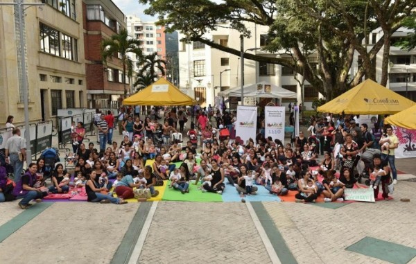 Lee más sobre el artículo Más de 100 madres participaron en Ibagué en la jornada de lactancia colectiva “Leche al Parque”