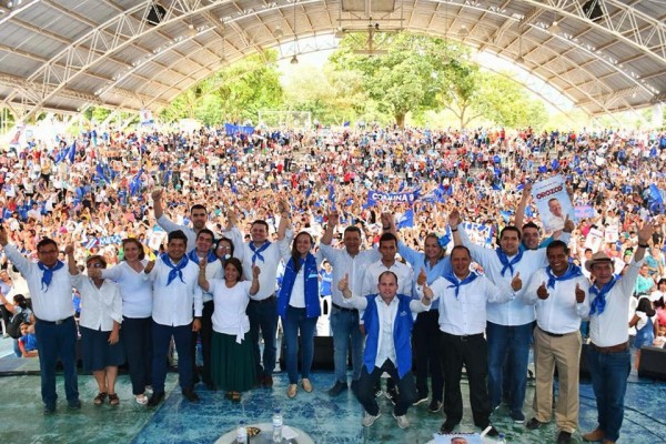 Lee más sobre el artículo El MIRA y Ricardo Orozco sellan Acuerdo Programático con multitudinario acompañamiento
