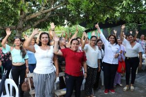 Lee más sobre el artículo Rosmery Martínez se rodea de mujeres en su recorrido por el Tolima