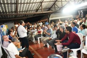 Lee más sobre el artículo Ricardo Orozco se comprometió en aportar recursos para llevar agua potable a los barrios del Sur de Ibagué