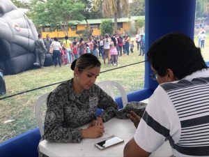Lee más sobre el artículo Habitantes de Villarrica compartieron con la Fuerza Aérea Colombiana