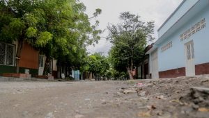 Lee más sobre el artículo En Espinal se ejecuta la pavimentación de vías urbanas más grande realizada por la Gobernación del Tolima
