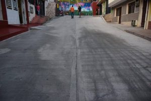 Lee más sobre el artículo Pavimentan 3 nuevas vías en los barrios Federico Lleras y La Francia de Ibagué