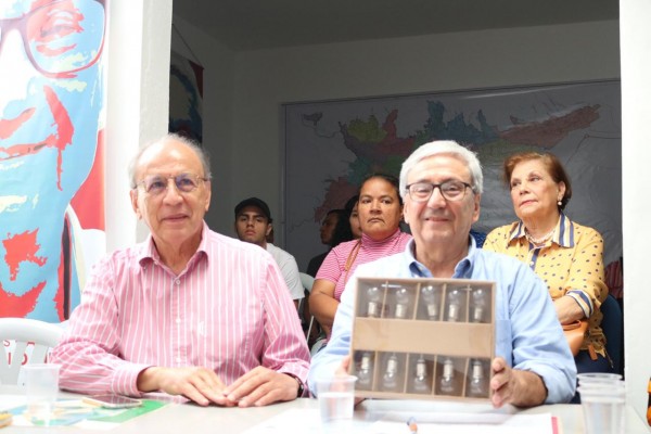 Lee más sobre el artículo El exsenador Carlos García anuncia públicamente su respaldo a Leonidas López a la Alcaldía de Ibagué