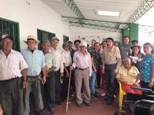 Lee más sobre el artículo Abuelitos de Icononzo llevan a la Fuerza Aérea en su corazón