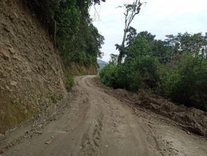 Lee más sobre el artículo Alcaldía habilita vía alterna entre Tapias e Ibagué por obras de alcantarillado