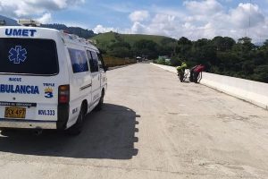 Lee más sobre el artículo Conductor de Uber evitó que una mujer acabara con su vida lanzándose del Puente de La Variante