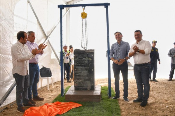 Lee más sobre el artículo Presidente Duque coloca la primera piedra del Coliseo Mayor de Ibagué