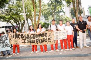 Lee más sobre el artículo Alcaldía de Ibagué ratifica servicio de intérpretes para estudiantes con discapacidad auditiva