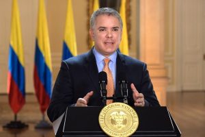 Lee más sobre el artículo “Vehículos que sean sorprendidos de paseo en las carreteras del país, serán inmovilizados”: Iván Duque