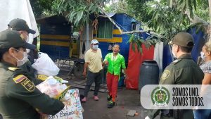 Lee más sobre el artículo Policía Tolima devolvió alegría a familias circenses que no pudieron salir de El Espinal y Guamo por el aislamiento