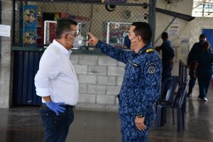 Lee más sobre el artículo Gobernador del Tolima visitó la cárcel de Picaleña y entregó 5 mil tapabocas para los internos