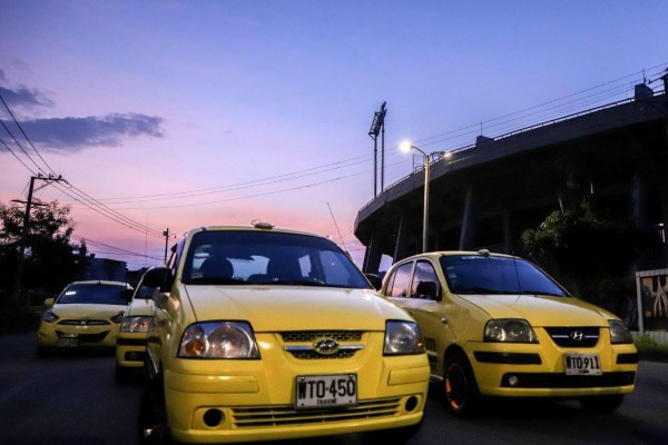 Lee más sobre el artículo Amplían circulación de servicio de taxi durante el aislamiento preventivo en Ibagué