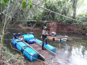 Lee más sobre el artículo Cuatro capturados en Fresno deja operativo contra minería ilegal en el río Medina