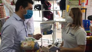 Lee más sobre el artículo Inicia entrega de bonos del PAE para 33.000 estudiantes de colegios oficiales de Ibagué