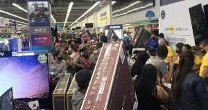 Lee más sobre el artículo En primer día sin IVA en Colombia, ventas del comercio superaron los $5 billones: DIAN
