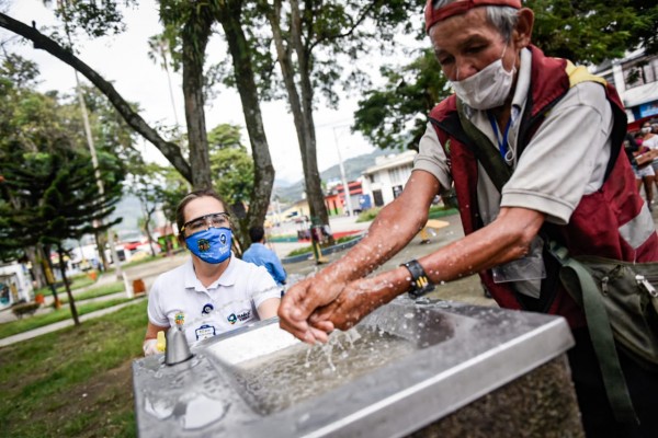 Lee más sobre el artículo 200 habitantes de calle de Ibagué recibieron atención en salud