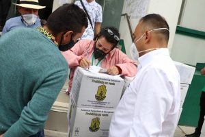 Lee más sobre el artículo Familias del Líbano afectadas por las lluvias, recibieron ayudas del gobierno departamental