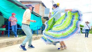 Lee más sobre el artículo El sector rural recibe la caravana de antesala para la agenda del folclor en Ibagué