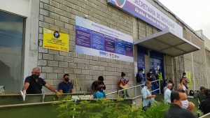 Lee más sobre el artículo Autoridades establecen dispositivo de control en inmediaciones de la Secretaría de Movilidad de Ibagué