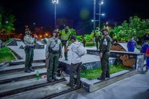 Lee más sobre el artículo 185 comparendos se impusieron durante el toque de queda en Ibagué