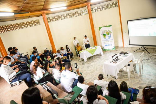 Lee más sobre el artículo Cortolima y Alcaldía de Ibagué firman convenio para recuperación de cuencas y seguridad alimentaria