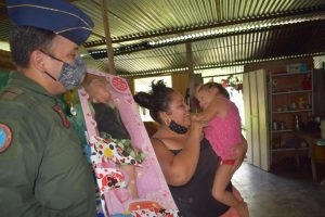Lee más sobre el artículo Fuerza Aérea Colombiana llevó alegría a familias de Ataco