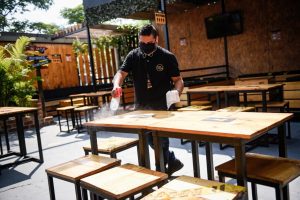 Lee más sobre el artículo Verifican protocolos de bioseguridad para reapertura de bares en Ibagué