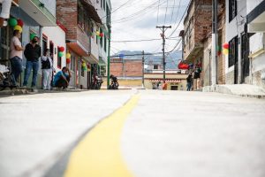 Lee más sobre el artículo Alcaldía pavimentó 3.788 metros cuadrados de vías en tres comunas de Ibagué