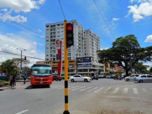 Lee más sobre el artículo Avanza mantenimiento de la red semafórica de Ibagué