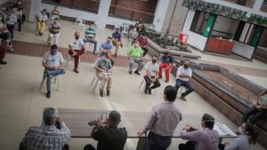 Lee más sobre el artículo Autoridades instalaron mesa de diálogo con el gremio taxistas de Ibagué