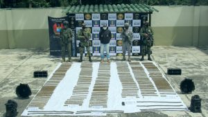 Lee más sobre el artículo Autoridades incautaron más de 300 kilos de material de guerra en Melgar