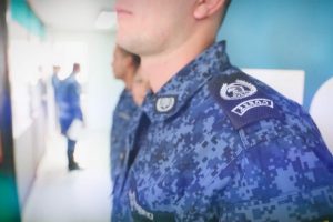 Lee más sobre el artículo Por impedir el ingreso de un juez a la cárcel de Picaleña, un dragoneante del INPEC fue sancionado