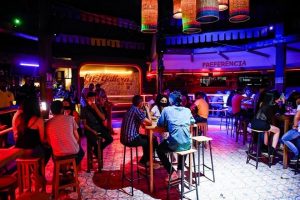 Lee más sobre el artículo Bares y restaurantes de Ibagué podrán vender licor a la mesa