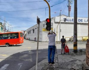Lee más sobre el artículo Secretaría de Movilidad ha intervenido 36 intersecciones semafóricas de la ciudad