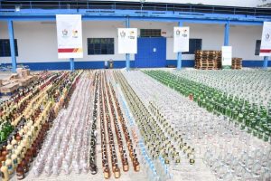 Lee más sobre el artículo Más de 24 mil unidades de botellas de licor adulterado y de contrabando fueron destruídas en el Tolima