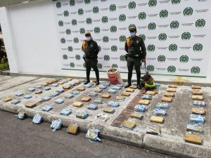 Lee más sobre el artículo Autoridades incautaron más de 100.000 dosis de marihuana en Ibagué