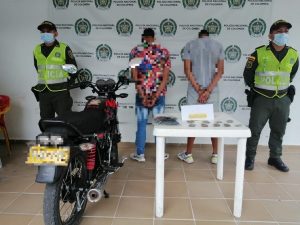 Lee más sobre el artículo Los capturaron transportando cerca de 400 dosis de marihuana en Honda
