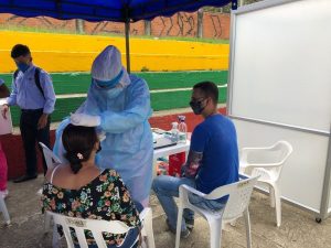 Lee más sobre el artículo Más de 1.000 pruebas gratuitas de Covid-19 fueron tomadas en once barrios de Ibagué