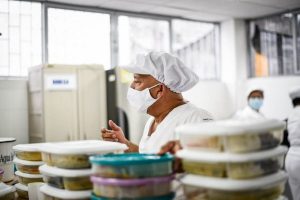 Lee más sobre el artículo 64 adultos mayores reciben alimentación diaria en el comedor comunitario del corregimiento Cay