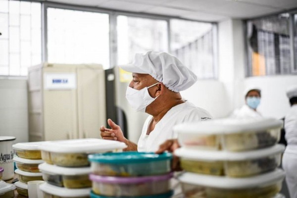 Lee más sobre el artículo 64 adultos mayores reciben alimentación diaria en el comedor comunitario del corregimiento Cay