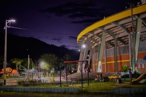 Lee más sobre el artículo Iniciaron trabajos de recuperación de las luminarias del Estadio Manuel Murillo Toro