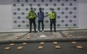 Lee más sobre el artículo Lo agarraron transportando 11 mil dosis de marihuana por la variante de Ibagué