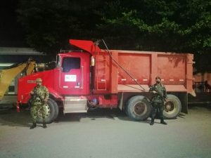Lee más sobre el artículo Autoridades capturaron e incautaron maquinaria utilizada para afectar recursos naturales del Tolima