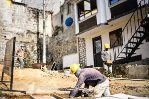 Lee más sobre el artículo Alcaldía de Ibagué interviene calles de los barrios Santa Bárbara y Santa Cruz