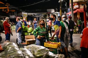 Lee más sobre el artículo Autoridades de Ibagué buscan regular las zonas de cargue y descargue en la plaza de La 21
