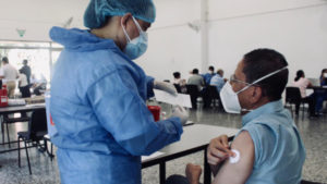 Lee más sobre el artículo Ibagué inicia la vacunación contra el COVID-19 en adultos de mayores de 65 años