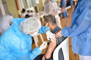 Lee más sobre el artículo Llegan a Ibagué 1.495 nuevas dosis para vacunar a adultos mayores de 80 años