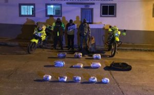 Lee más sobre el artículo Autoridades incautaron 25 kilos de marihuana en el puente de Cajamarca