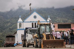 Lee más sobre el artículo Chaparral recibió maquinaria que permitirá recuperar las vías terciarias del sur del departamento